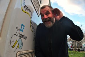 Photo of Tim King and Hearty - the motorhome of Elfie Czerny & Dominik Godat hosts of the solution-focused Simply Focus Podcast